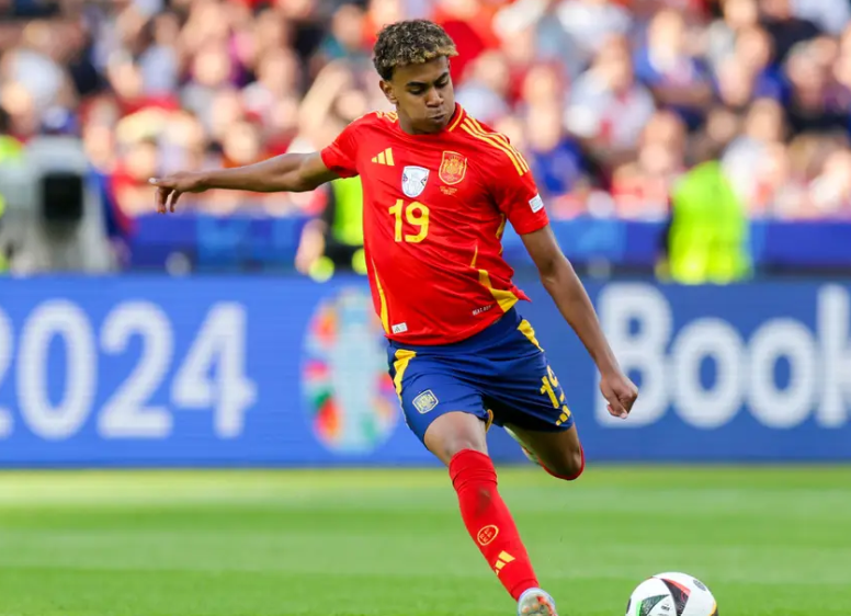 西甲种族歧视现象严峻：亚马尔首当其冲，皇马巴萨成重灾区