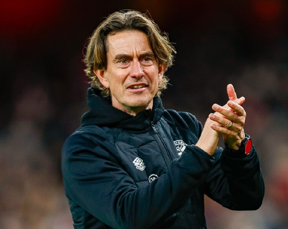 欧冠末轮热刺客战法兰克福：伤病潮下的备战与机遇